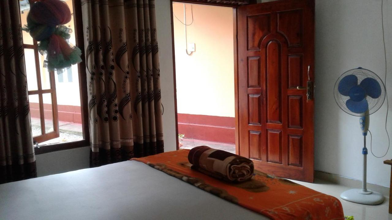 Peters Inn Ella Kültér fotó
